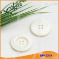 Bouton en polyester / bouton en plastique / bouton en résine pour manteau BP4231